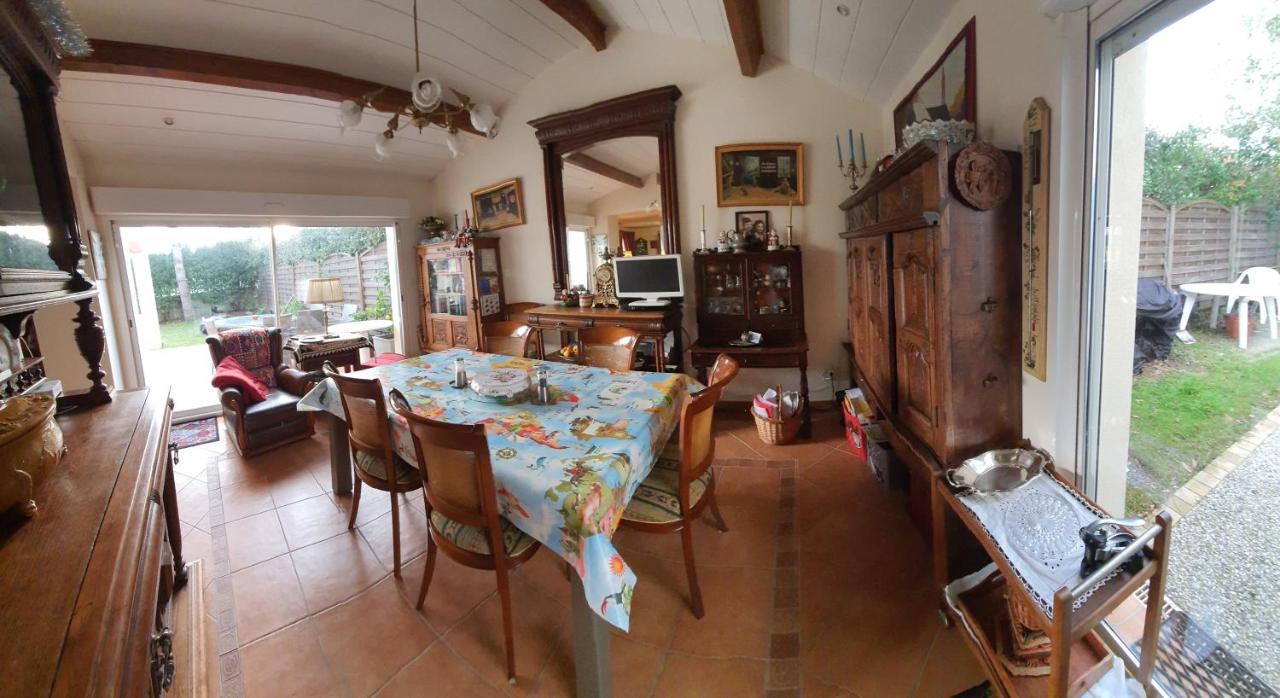 Bed and Breakfast Le Petit Manoir Vaux-sur-Mer Exteriér fotografie